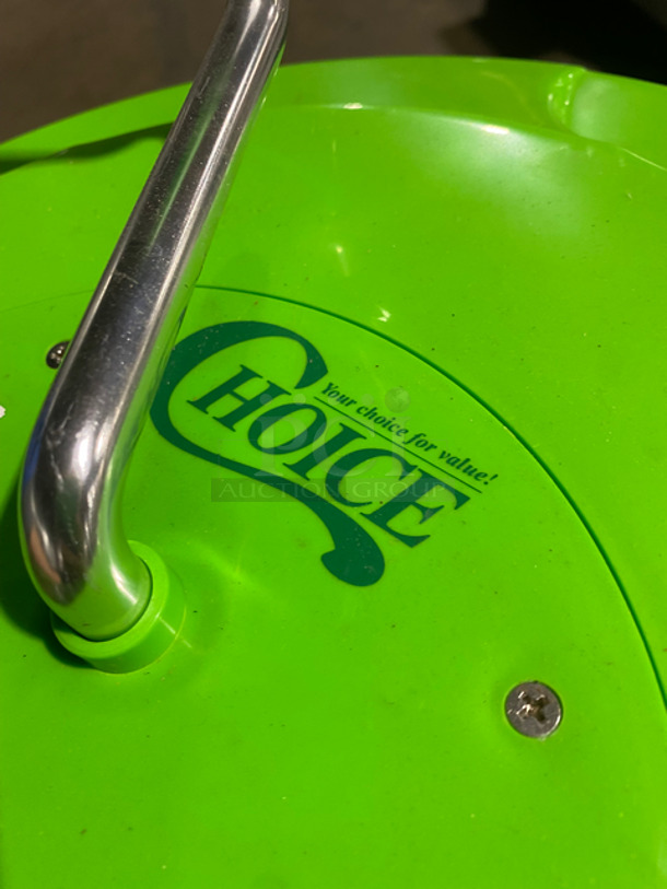 Countertop Green Poly Lettuce/ Salad Spinner! - Image 4 of 4