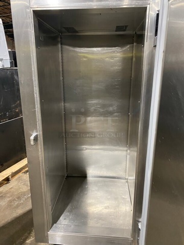 Victory Commercial Single Door Reach In Refrigerator! All Stainless Steel! On Legs!  - Image 5 of 8