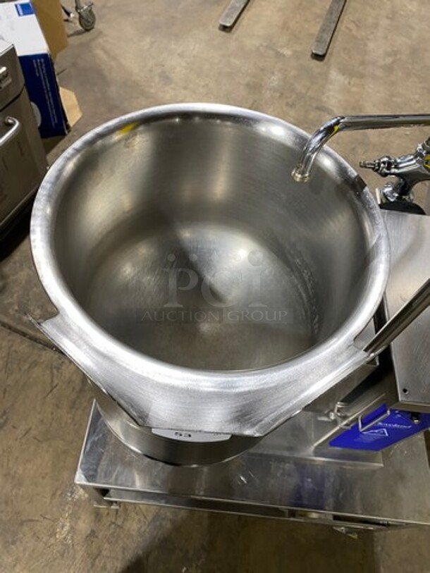 Cleveland Commercial Electric Powered Tilting Soup Kettle! All Stainless Steel! On Legs! Model: KET6T SN: WT504700A01 - Image 4 of 9