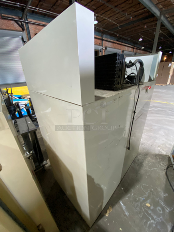 Star Commercial 2 Door Ice Merchandiser! With View Through Doors! Model: IS67AG50 SN: 00BY00388 115V 60HZ 1 Phase - Image 4 of 10