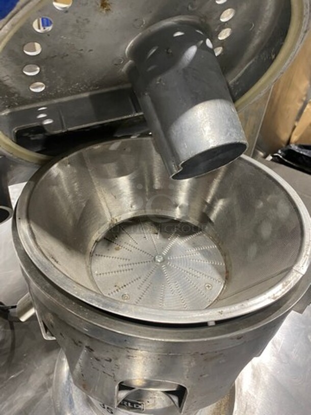 Uniworld Commercial Countertop Electric Powered Juicer! All Stainless Steel! Model: UJC550E SN: 18CY1008006 110V - Image 4 of 6