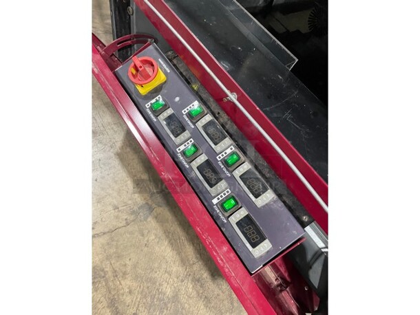 LIKE NEW! Commercial 5 Tier HEATED Open Grab-N-Go Merchandiser Display Showcase! Individually Controlled Tiers! 208V 1 Phase! Working When Removed!   - Image 6 of 7