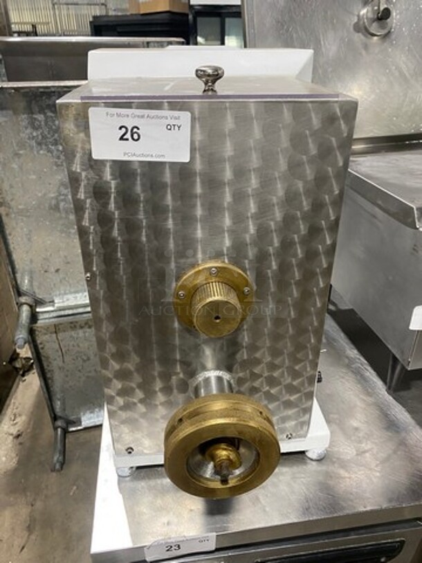 La Prestigiosa Commercial Countertop Pasta Molder! Model: 2000 - Image 1 of 9