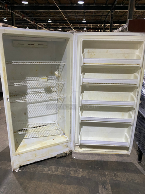 General Electric Commercial Single Door Reach In Freezer! With Shelves And Poly Coated Racks! Model: FUF17DACRWH SN: TT168914 100/115V 50/60HZ - Image 5 of 7