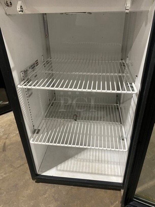 True Commercial Countertop/ Undercounter Single Door Cooler Merchandiser! With View Through Door! Poly Coated Racks! Model: GDM03 SN: 6941387 115V 60HZ 1 Phase - Image 5 of 7
