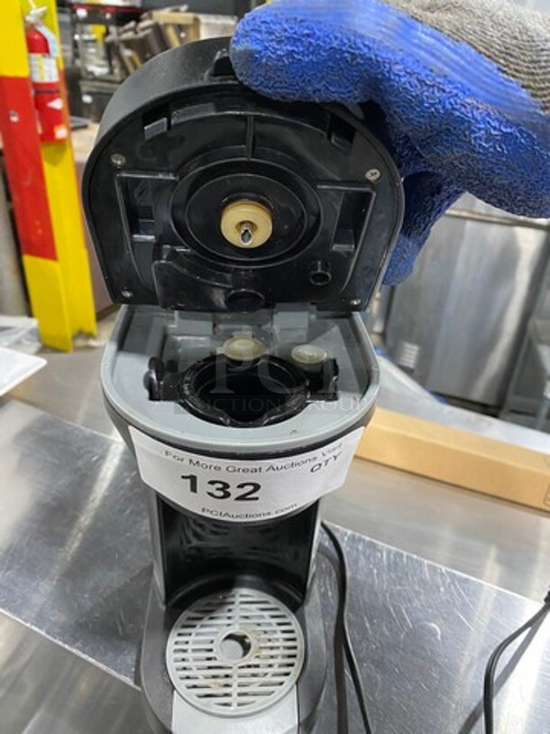 Farberware Countertop K Cup Coffee Maker! Model: 201762 120V - Image 7 of 7