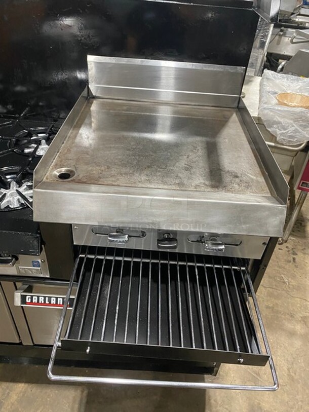 BEAUTIFUL! GARLAND All Stainless Steel Natural Gas Powered 6 Burner Range W/ Raised Right Side Flat Top W/ Cheese Melter! With 2 Ovens W/ Metal Racks! With Raised Over Back Splash & Slamander Shelf! On Legs! - Image 5 of 9