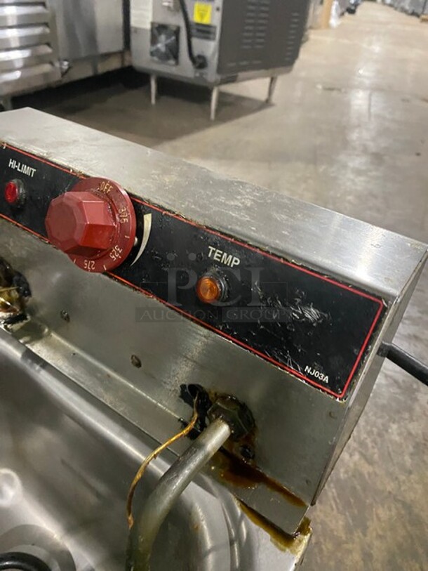 Cecilware Commercial Electric Powered Countertop Deep Fat Fryer! All Stainless Steel! 120V 1 Phase! Model: NJ03A! - Image 6 of 8