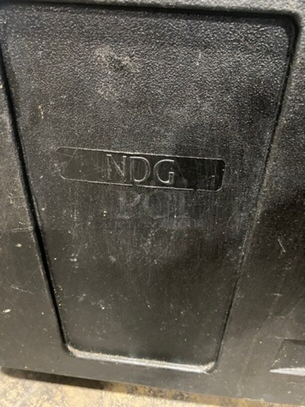 Carlisle Insulated Food Pan Carrier! With Side Handles! 2x Your Bid! - Image 8 of 10