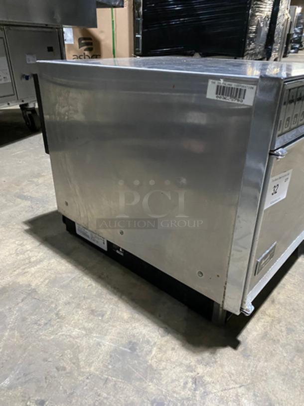 WOW! Amana Commercial Countertop Microwave Oven! All Stainless Steel! Model: RC16SE SN: 9710221645 208/230V 60HZ 1 Phase - Image 4 of 8