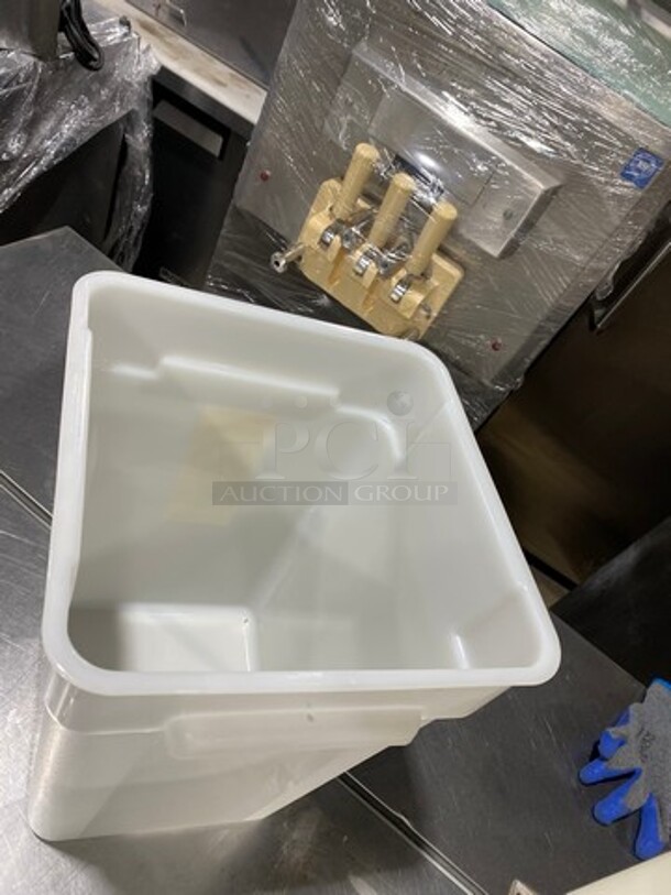 Cambro 22Qt White Poly Food Containers! 3x Your Bid! - Image 4 of 4