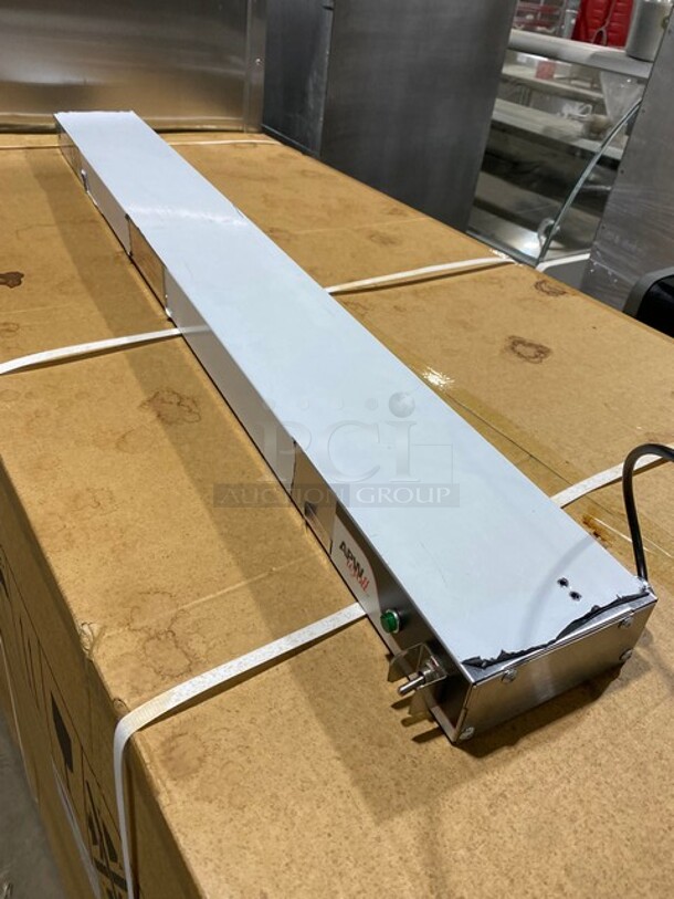 NEW IN BOX! APW Wyott Electric Powered Food Warming Strip! Model FD54L SN:8206320120008 230V 1PH! Working! - Image 3 of 7