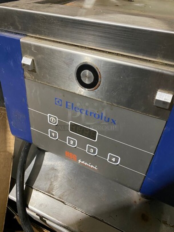 2014 Electrolux Commercial Countertop Electric Powered Panini Flat Press! With Digital Controls! Stainless Steel Body! On Small Legs! Model: HSPPUSAT SN: 44210002 208V 60HZ 1 Phase - Image 7 of 9