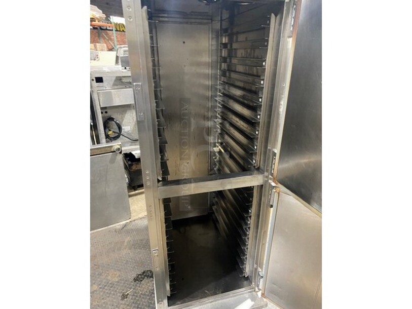 Nice! Crescor Stainless Steel Commercial QuikTherm Retherm Oven on Commercial Casters. 208V, 1Phase. Tested and Working! Model CO151F1818B208
 - Image 6 of 8