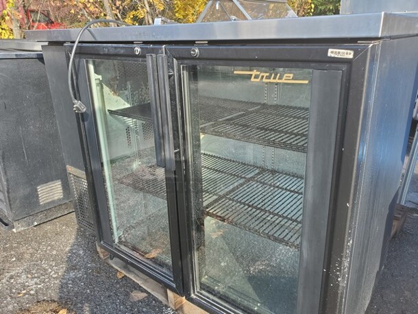 TRUE TBB-24-48G 2 Glass Door Beer Cooler 115Volts 49X25X39 - Image 4 of 8