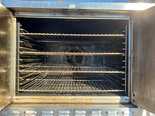Blodgett Zephaire Electric 3PH Full Size Single Deck Convection Oven 38X37X36 (Bottom oven/missing knobs) - Image 6 of 9
