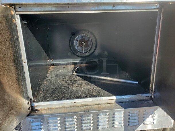 Blodgett Zephaire Electric 3PH Full Size Single Deck Convection Oven 38X37X36 (Bottom oven/missing knobs) - Image 7 of 9
