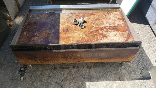 48" Star Commercial Natural Gas Griddle! One Knob is Broken - Image 4 of 4