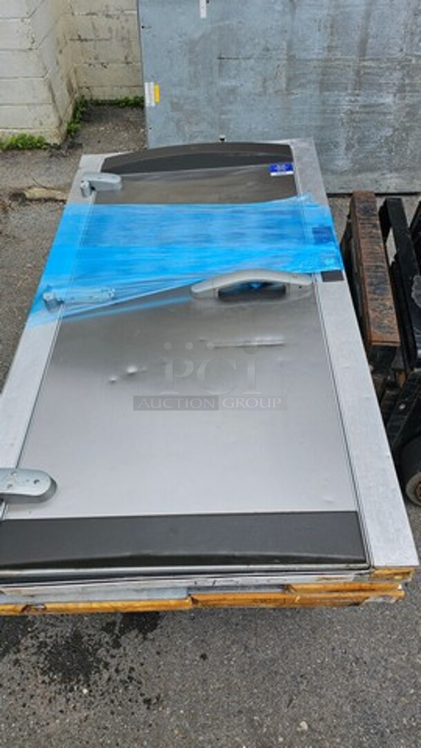 Kolpak Combo Refrigerator & Freezer Walk In Unit. 16 feet long, 5 feet deep, and 7 feet tall. *This unit does not come with floor panels*
208-240 V - Image 10 of 12