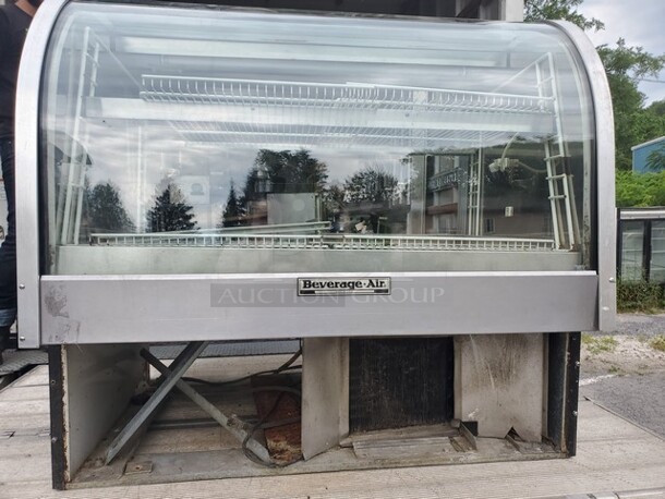 Beverage Air Curved Glass Refrigerated Deli Display Case 49"X34X36 (Missing cover) - Image 3 of 5