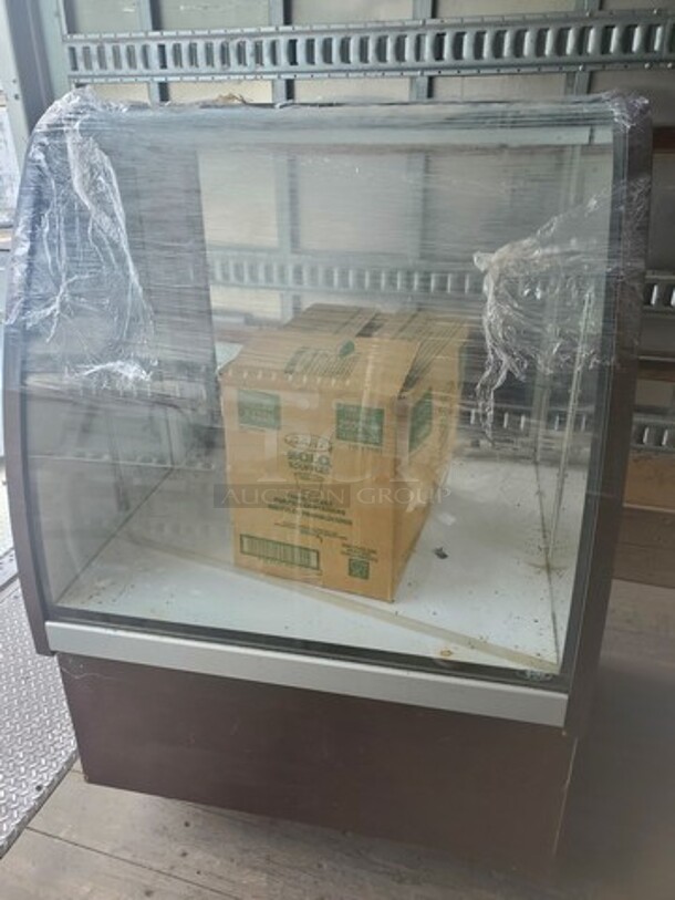 37" Dry display case SOLD AS IS - Image 1 of 3