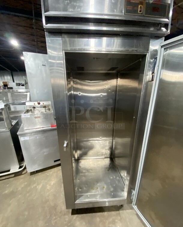 Victory Commercial Single Door Reach In Freezer! All Stainless Steel! On Legs!  - Image 5 of 8