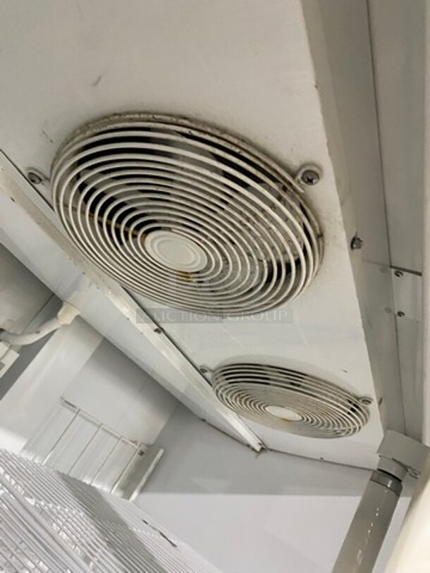 Master Bilt Commercial 2 Door Reach In Freezer Merchandiser! With View Through Doors! Poly Coated Racks! Model: BLG48HD SN: JU463604 115V 60HZ 1 Phase - Image 7 of 9