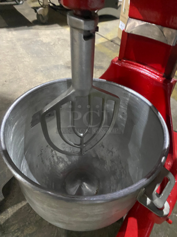 Hobart Commercial Heavy Duty 20Qt Planetary Mixer! With Paddle, Whisk Attachment And Stainless Steel Mixing Bowl! Model: A200 SN: 11310607 115V 60HZ 1 Phase - Image 5 of 10