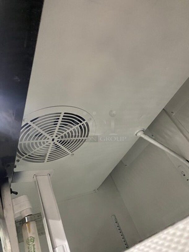 True Commercial 2 Sliding Door Reach In Refrigerator Merchandiser! With View Through Doors! With Poly Coated Racks! Model: GDM33 SN: 1671410 115V 60HZ 1 Phase - Image 6 of 8