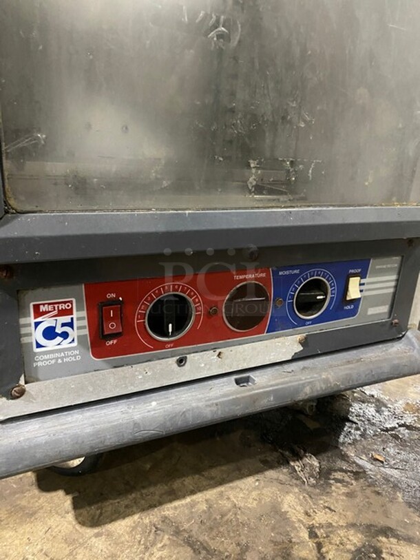 Metro Commercial Single Door Reach In Holding/Warming Cabinet Merchandiser! C5 Series! With View Through Door! On Commercial Casters! 120V! - Image 6 of 9