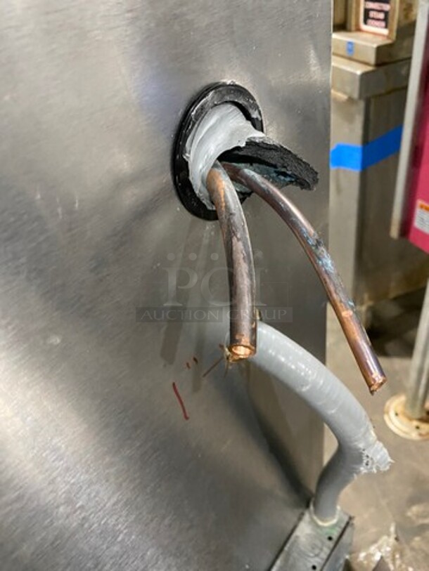 AMAZING! Perlick Commercial 4 Door Bar Back Cooler! With Poly Coated Racks! All Stainless Steel! On Legs! Remote Compressor/No Compressor! Model: BR96 SN: 676683 115V 60HZ 1 Phase - Image 9 of 10