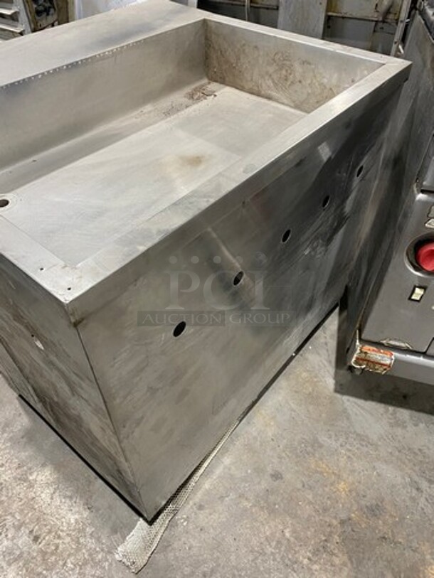 Commercial Gas Powered Steam Table! All Stainless Steel! On Legs! - Image 4 of 7