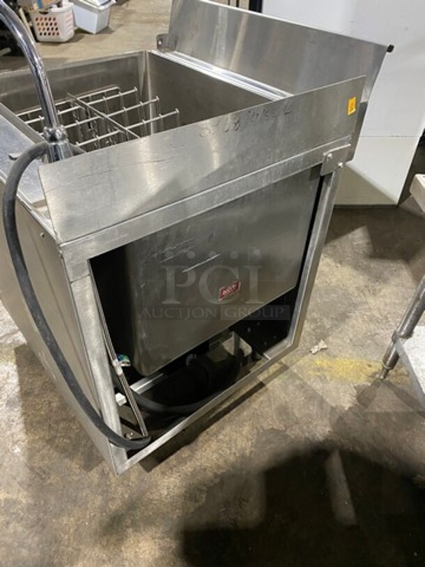 WOW! Elkay Commercial Pasta Cooker/ Rethermalizer! With Back And Single Side Splash! All Stainless Steel! On Legs! Model: RTB14SLOPB 208V 3 Phase - Image 4 of 9