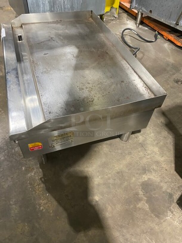 Fleetwood Commercial Countertop Electric Powered Flat Top Griddle! With Back And Side Splashes! All Stainless Steel! On Legs! - Image 2 of 8