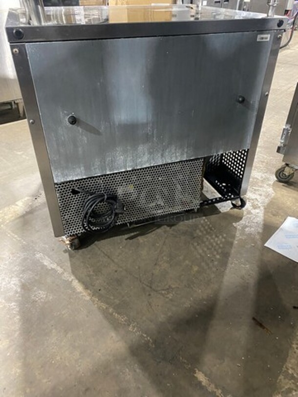 True Commercial 2 Door Lowboy/Worktop Cooler! With poly Coated Racks! All Stainless Steel! On Casters! Model: TUC36 SN: 8872184 115V 60HZ 1 Phase - Image 4 of 8