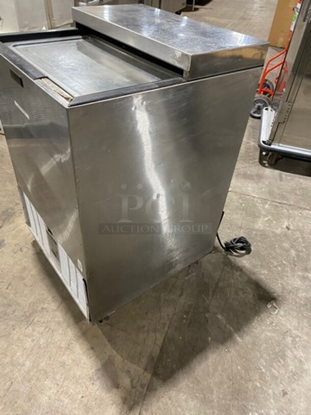 Perlick Commercial Beer Bottle Cooler! With Sliding Top Door! All Stainless Steel! Model: FR24SS 115V 1 Phase - Image 2 of 7