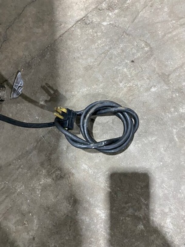 Perlick Commercial Beer Bottle Cooler! With Sliding Top Door! All Stainless Steel! Model: FR24SS 115V 1 Phase - Image 7 of 7