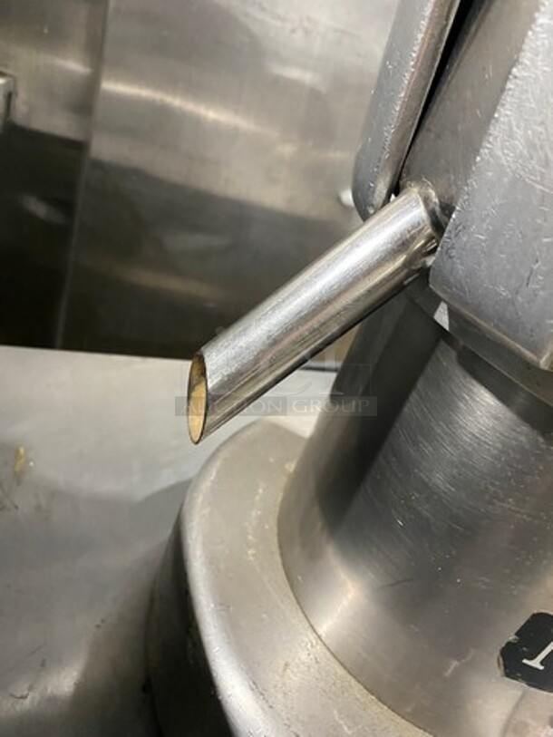 Nutrifaster Commercial Countertop Juicer Extractor! Solid Stainless Steel! - Image 4 of 7
