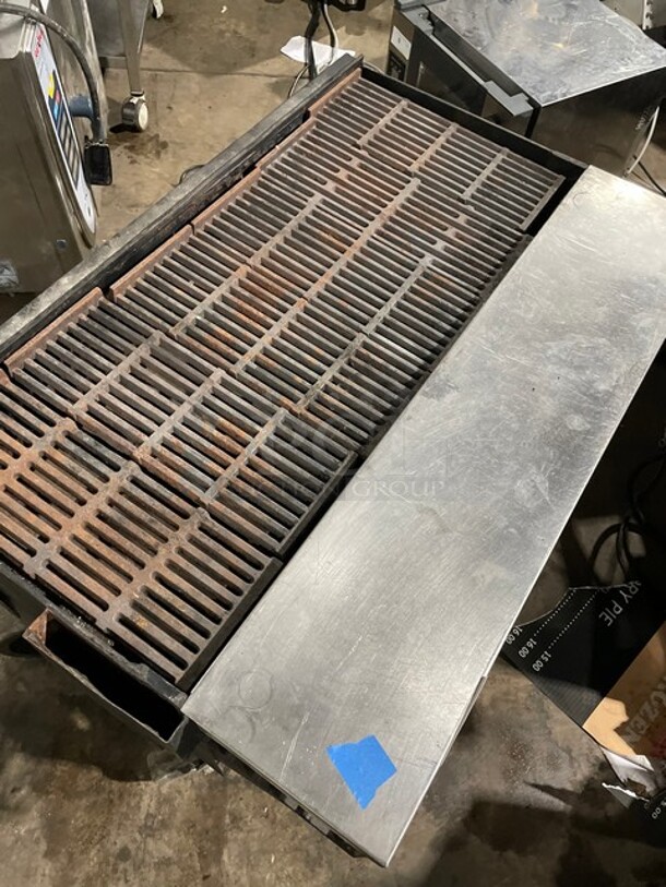 Bakers {ride Stainless Steel Commercial Natural Gas Powered Char Broiler Grill! On Commercial Casters! - Image 5 of 9