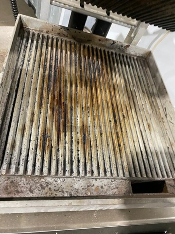 Star Commercial Countertop Panini/Sandwich Grill! With Ribbed Press! All Stainless Steel! Model: CG14E SN: GGT140614A0050 120V - Image 5 of 9