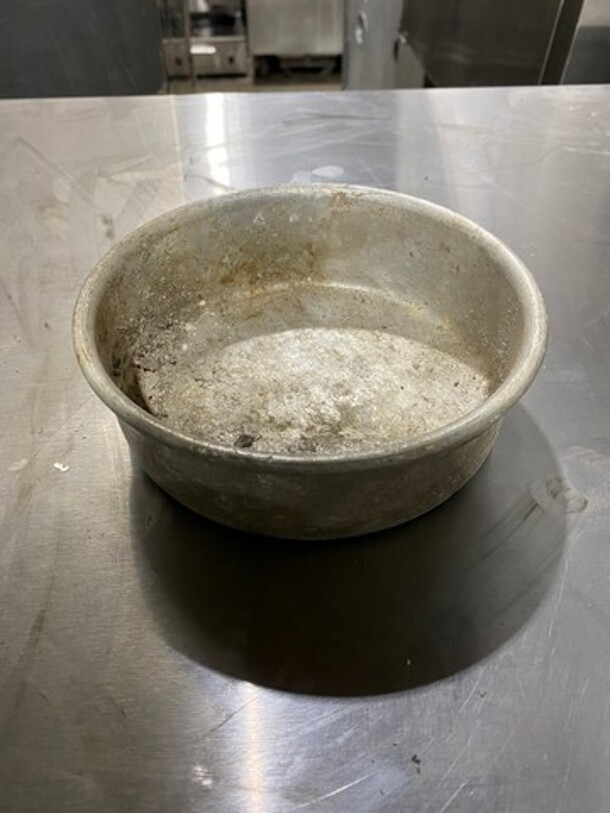 Round Metal 6" Baking Pans! 5x Your Bid! - Image 2 of 4