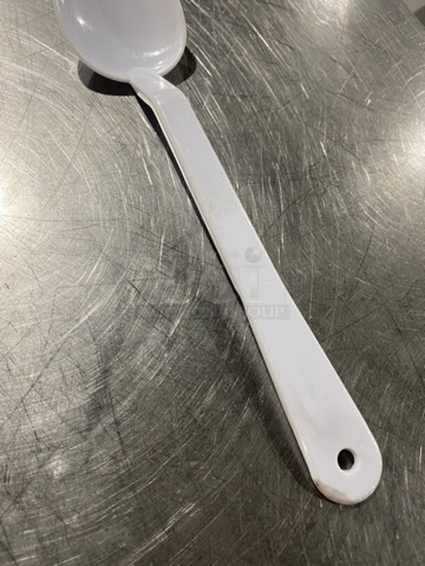 White Poly Serving Spoons! 9x Your Bid! - Image 4 of 5
