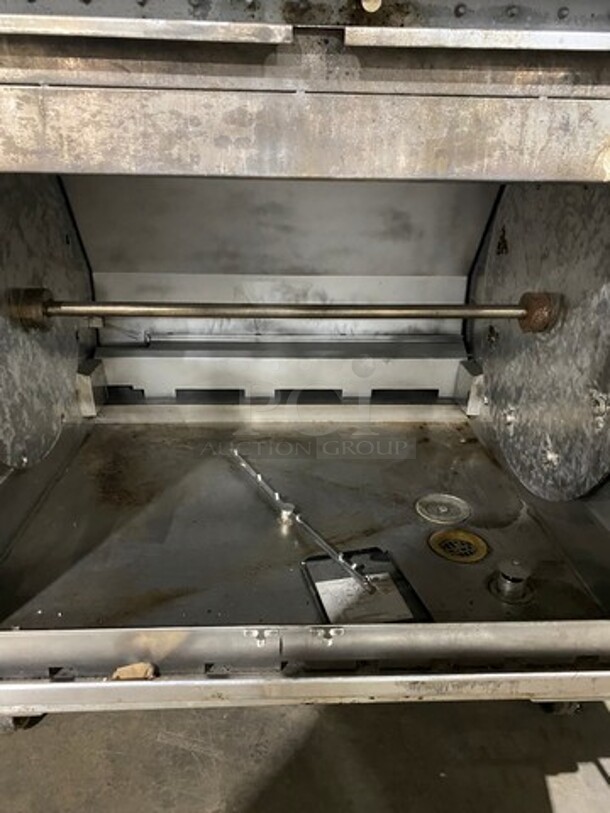 Hardt Commercial Natural Gas Powered Rotisserie Machine! With View Through Front Access Door! All Stainless Steel! Model: INFERNO3500 SN: 100935HFD11174 - Image 5 of 12