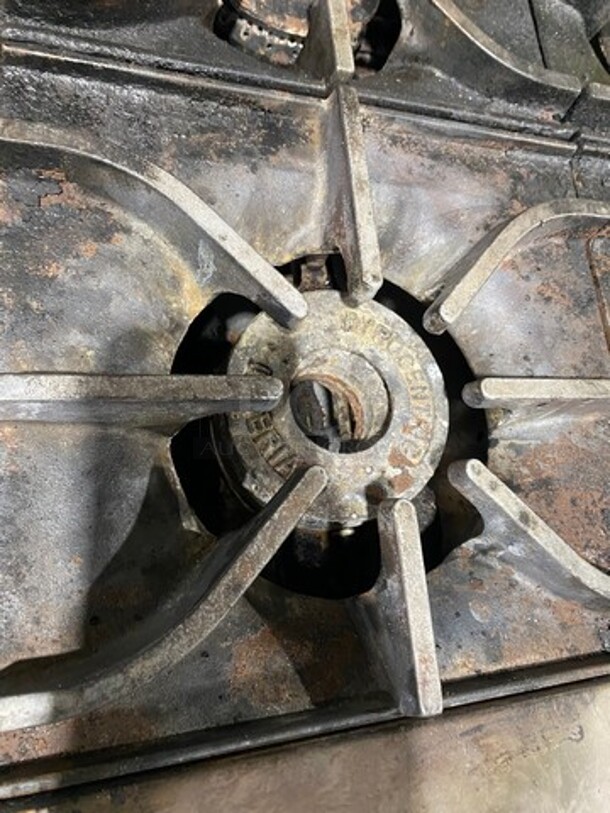 Imperial Commercial Natural Gas Powered 4 Burner Stove! With Raised Back Splash And Salamander Shelf! With Oven Underneath! All Stainless Steel! On Legs! - Image 6 of 9