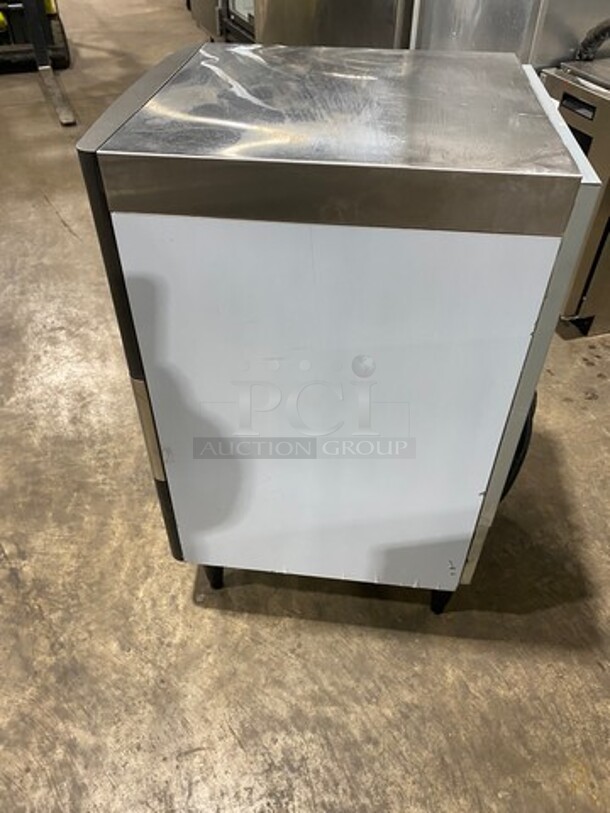 Manitowoc Commercial Undercounter Ice Maker Machine! All Stainless Steel! On Legs! Model: UDE0065A161B SN: 310468994 115V 60HZ 1 Phase - Image 3 of 7