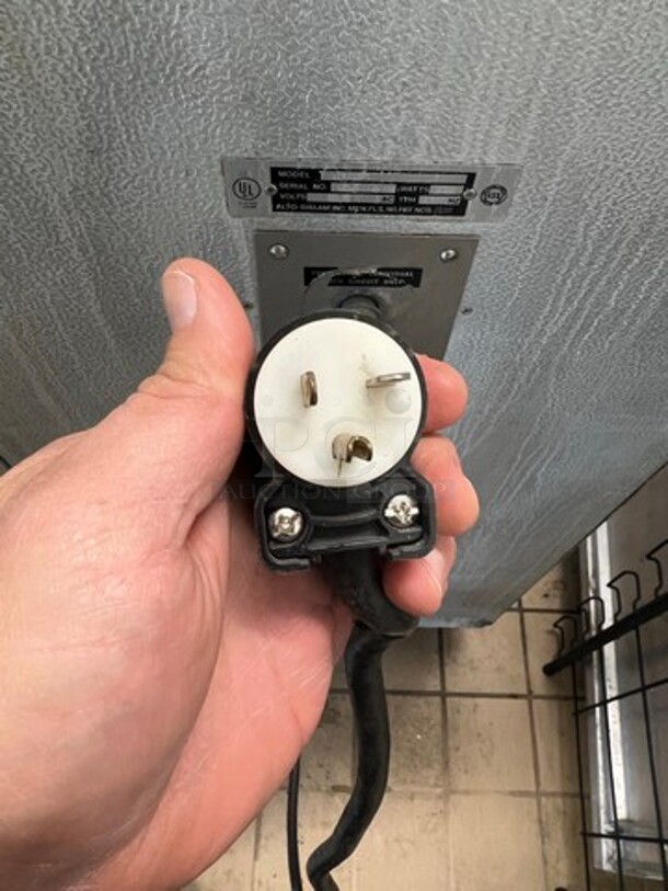 Alto Shaam Commercial Heated Holding Cabinet/ Food Warmer! All Stainless Steel! On Casters! WORKING WHEN REMOVED! Model: 1000UP SN: 4734112488 120V 60HZ 1 Phase - Image 4 of 6