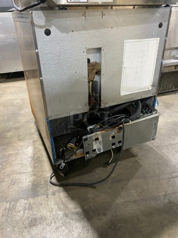 Traulsen Commercial Single Door Lowboy/Worktop Cooler! All Stainless Steel! On Casters! Model: UHT27R SN: T25109J12 115V 60HZ 1 Phase - Image 4 of 7