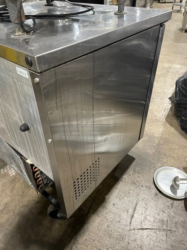 True Commercial 2 Door Lowboy/Worktop Cooler! All Stainless Steel! On Casters! Model: TUC36 SN: 8710930! 115V 60HZ 1 Phase! - Image 4 of 7