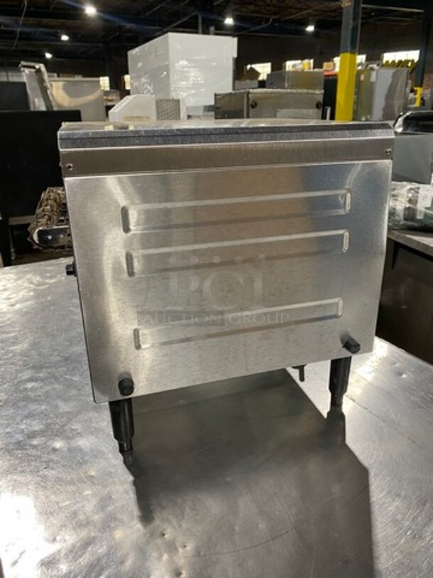 Waring Commercial Countertop Conveyor Toaster Oven! All Stainless Steel! On Legs! Model: CTS1000B 120V 60HZ 1 Phase - Image 2 of 8