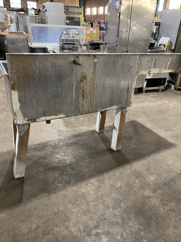 Commercial 2 Compartment Dish Washing Sink! With Single Side Drain Board! With Back Splash! All Stainless Steel! On Legs! - Image 3 of 6
